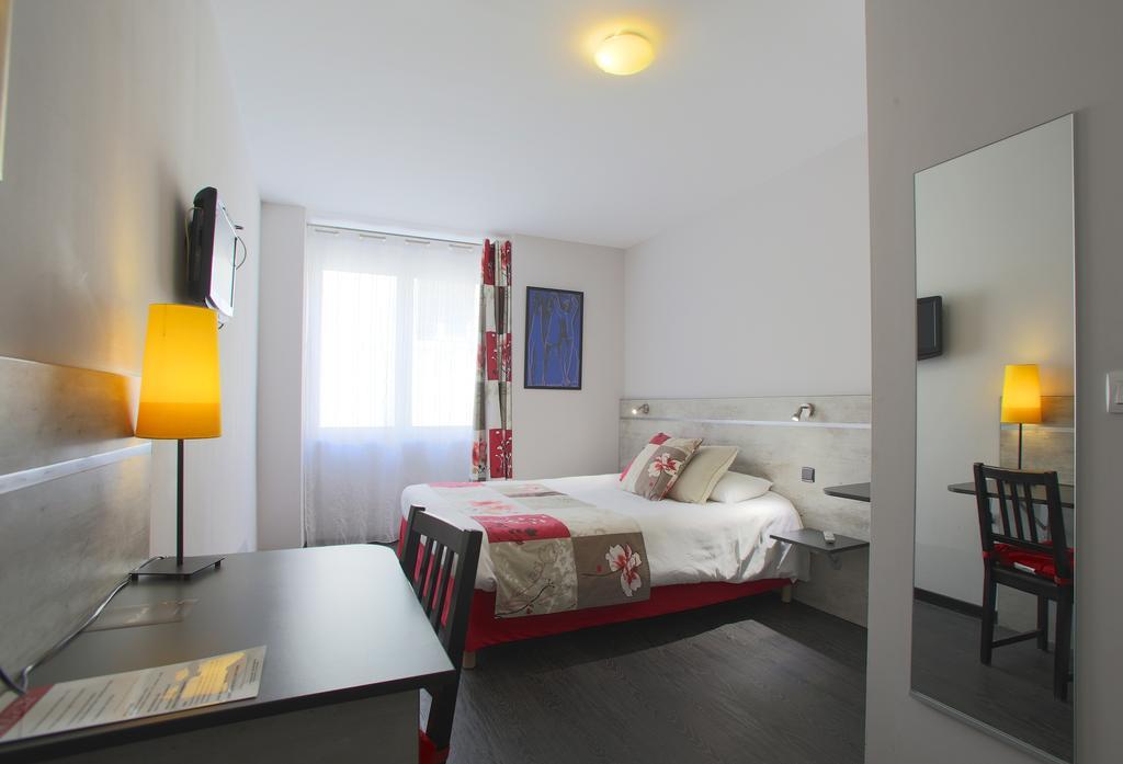 Hotel Le Castel Tain-lʼHermitage Zimmer foto